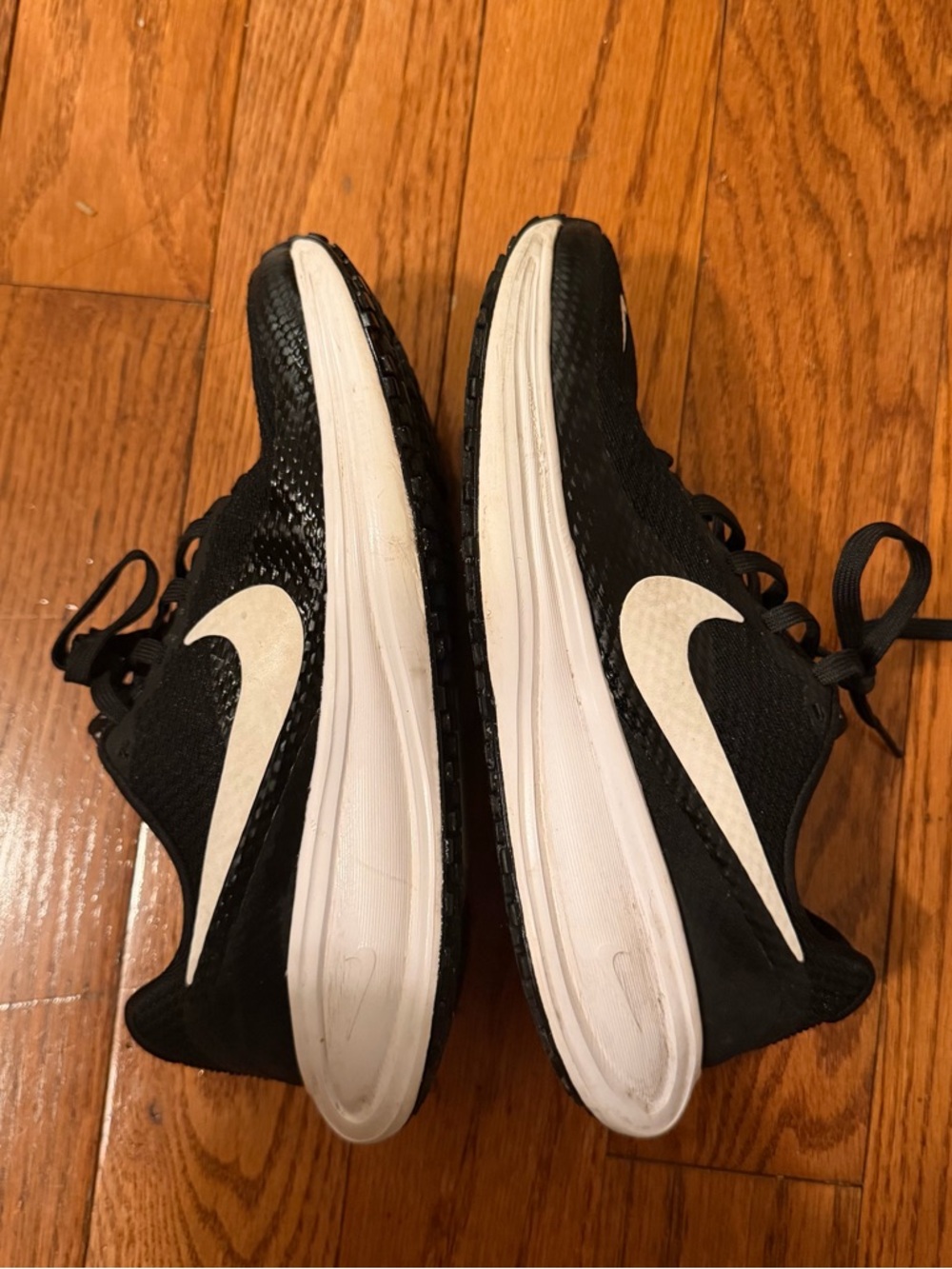 Nike Black and White Training Sneakers